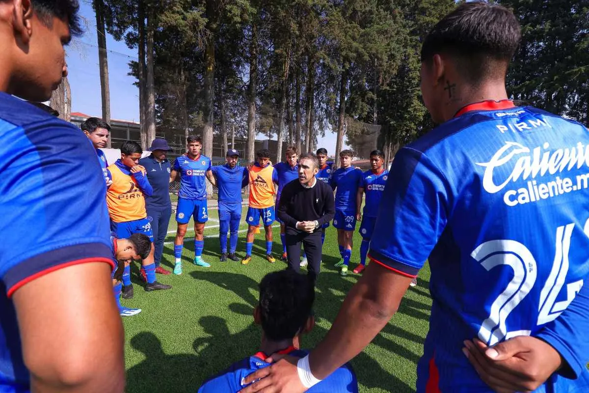Vicente Sánchez con la Sub-23 de Cruz Azul