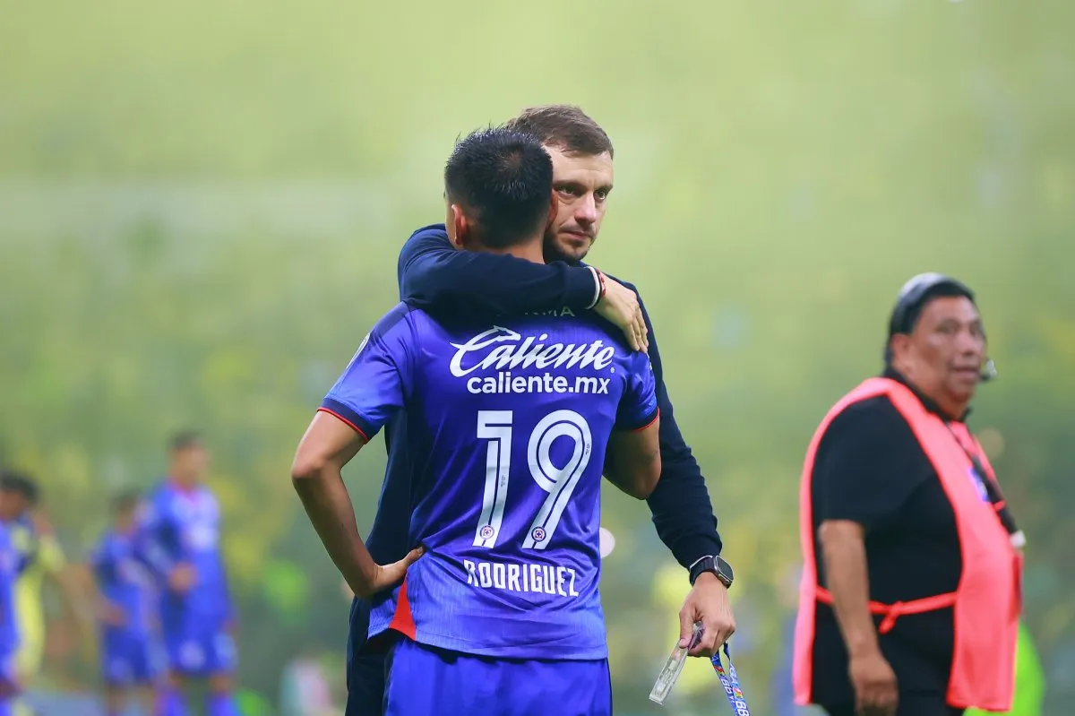 Martin Anselmi con Charly Rodríguez tras la Final del Clausura 2024