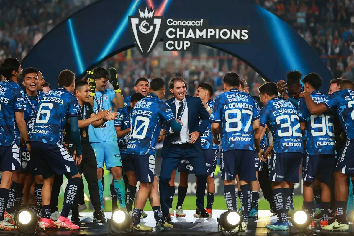 Almada tiene dos títulos con Pachuca