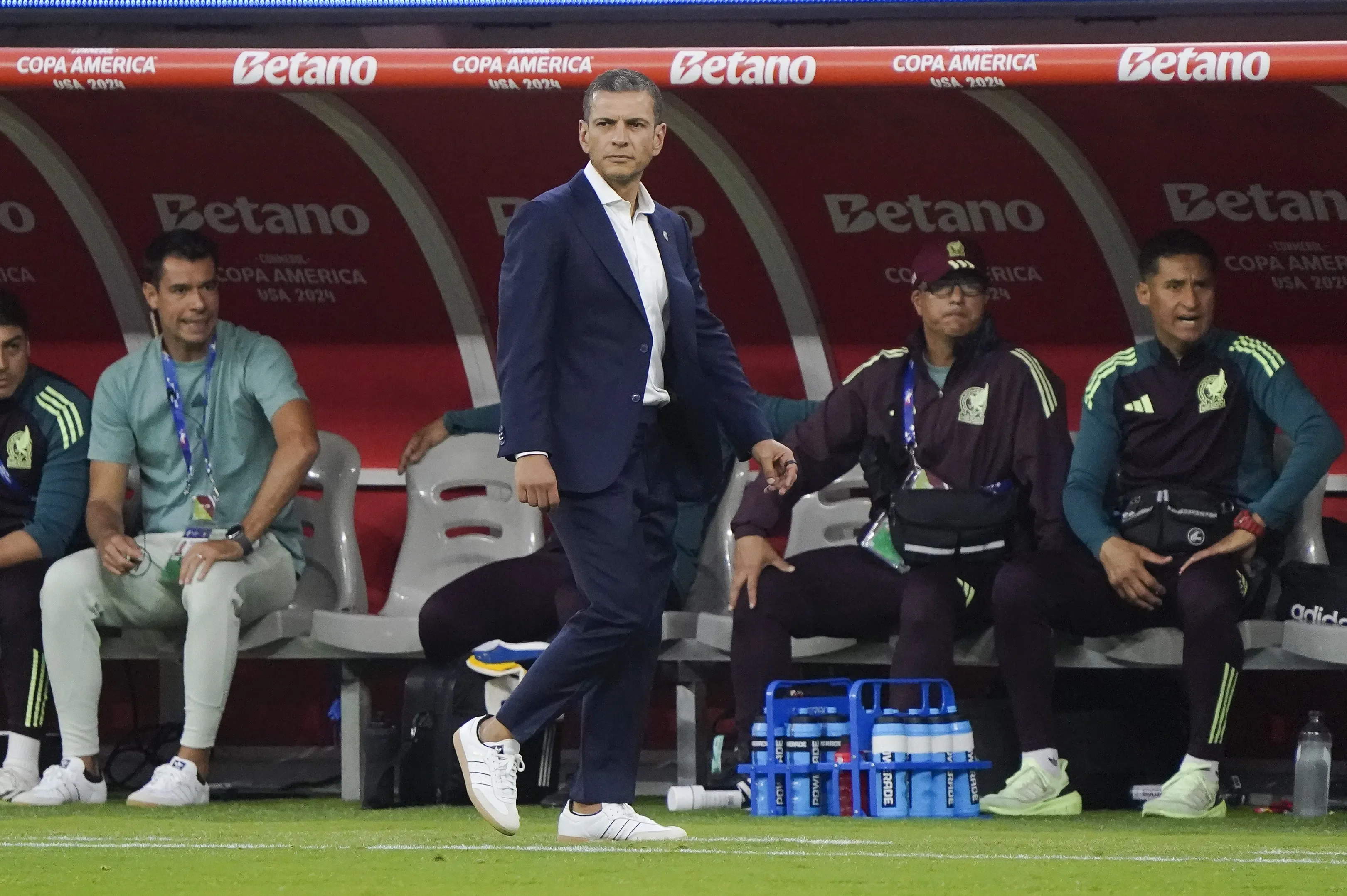 Jaime Lozano durante un partido de la selección