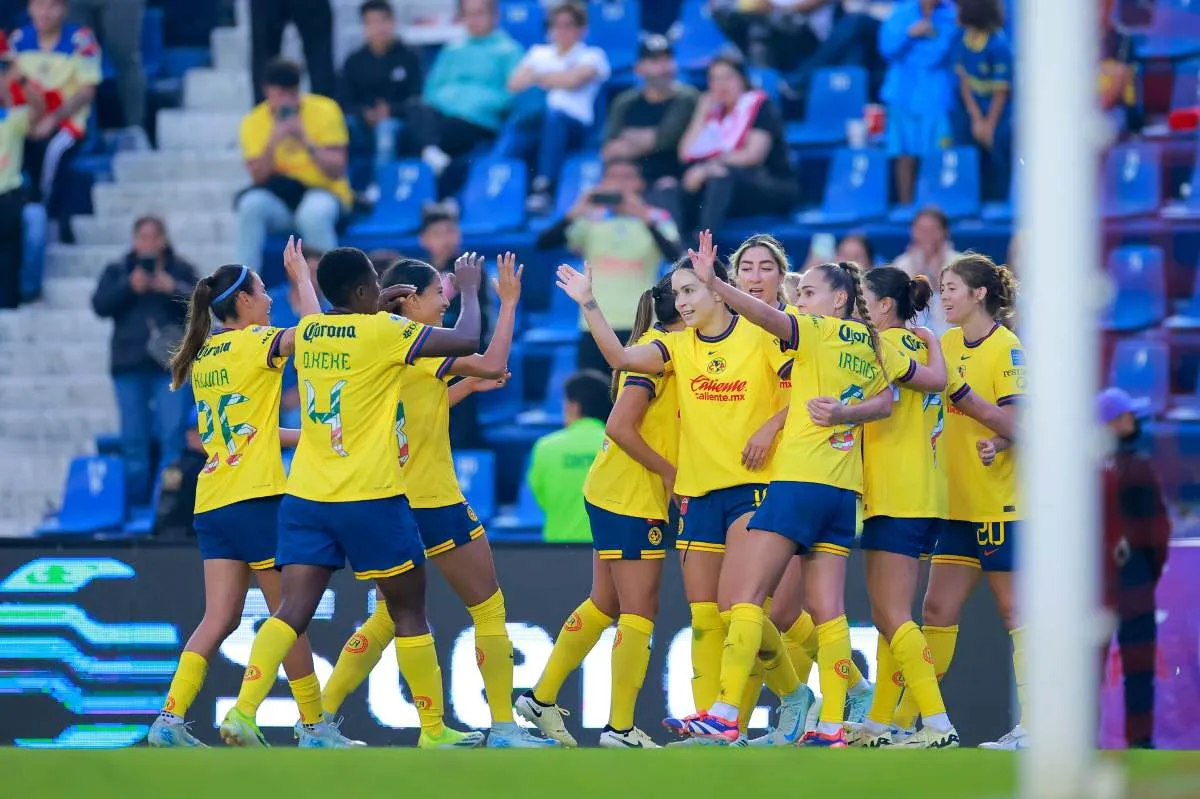 Jugadoras de América en celebración ante Chivas