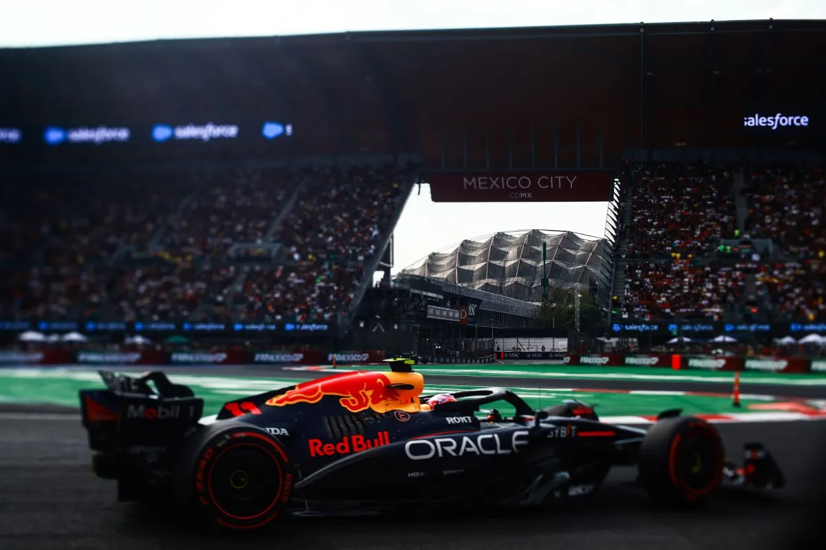 El mexicano salió de Red Bull tras una mala temporada