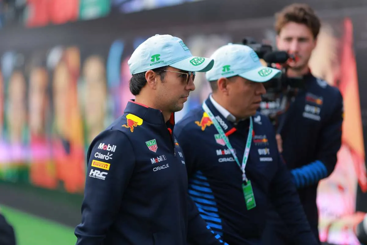 El mexicano podría esperar una oportunidad en Cadillac