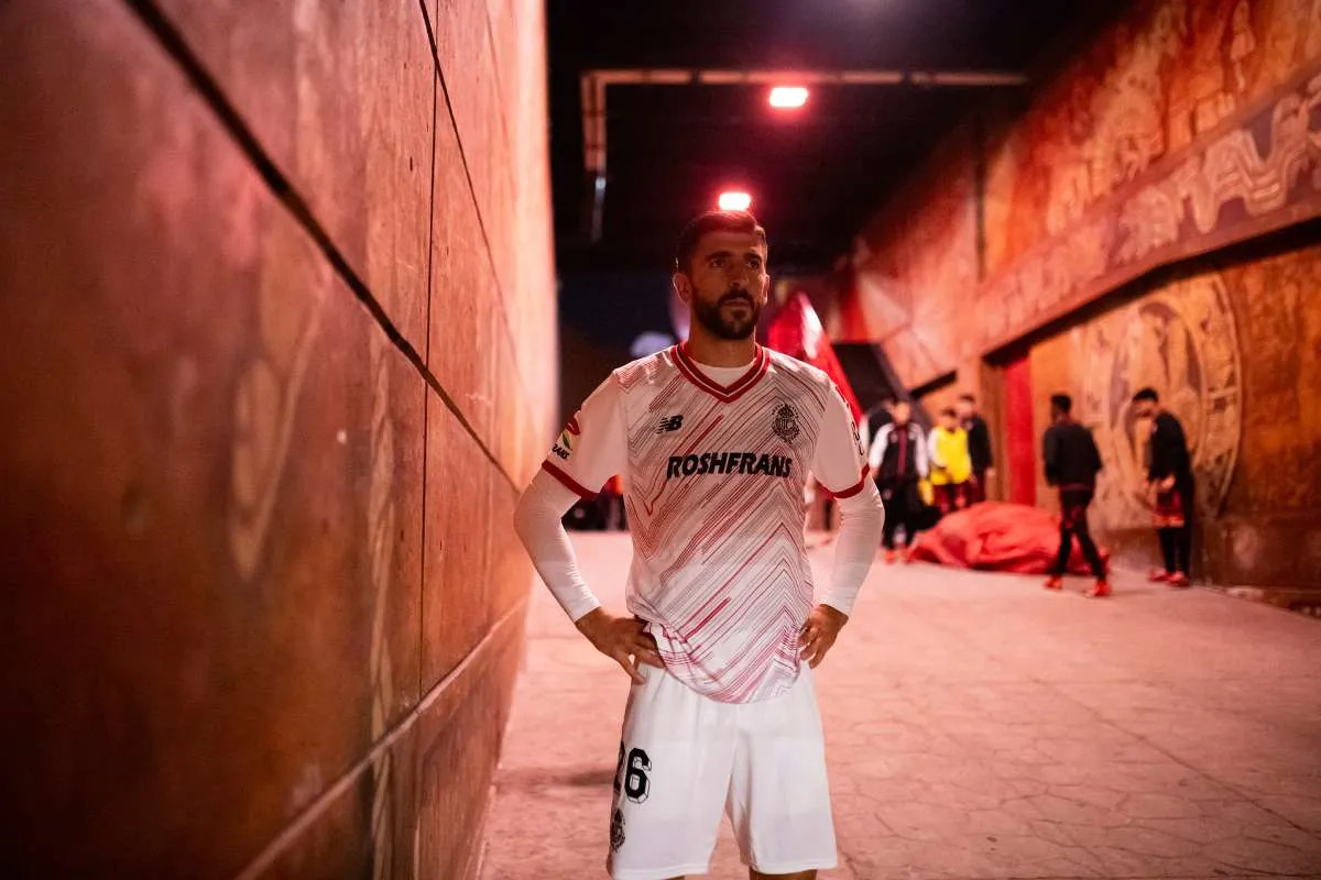 Paulinho en la llegada al estadio con Toluca