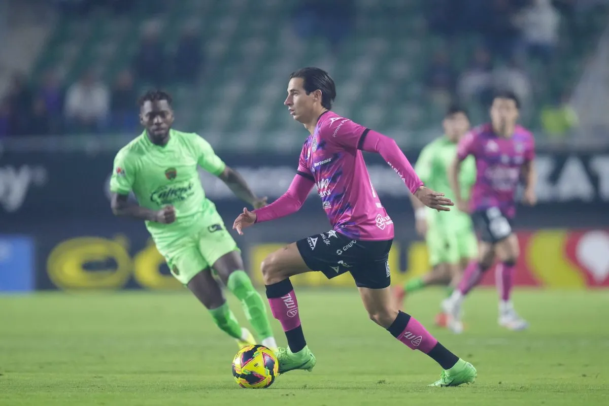 Mauro Lainez en el partido contra FC Juárez