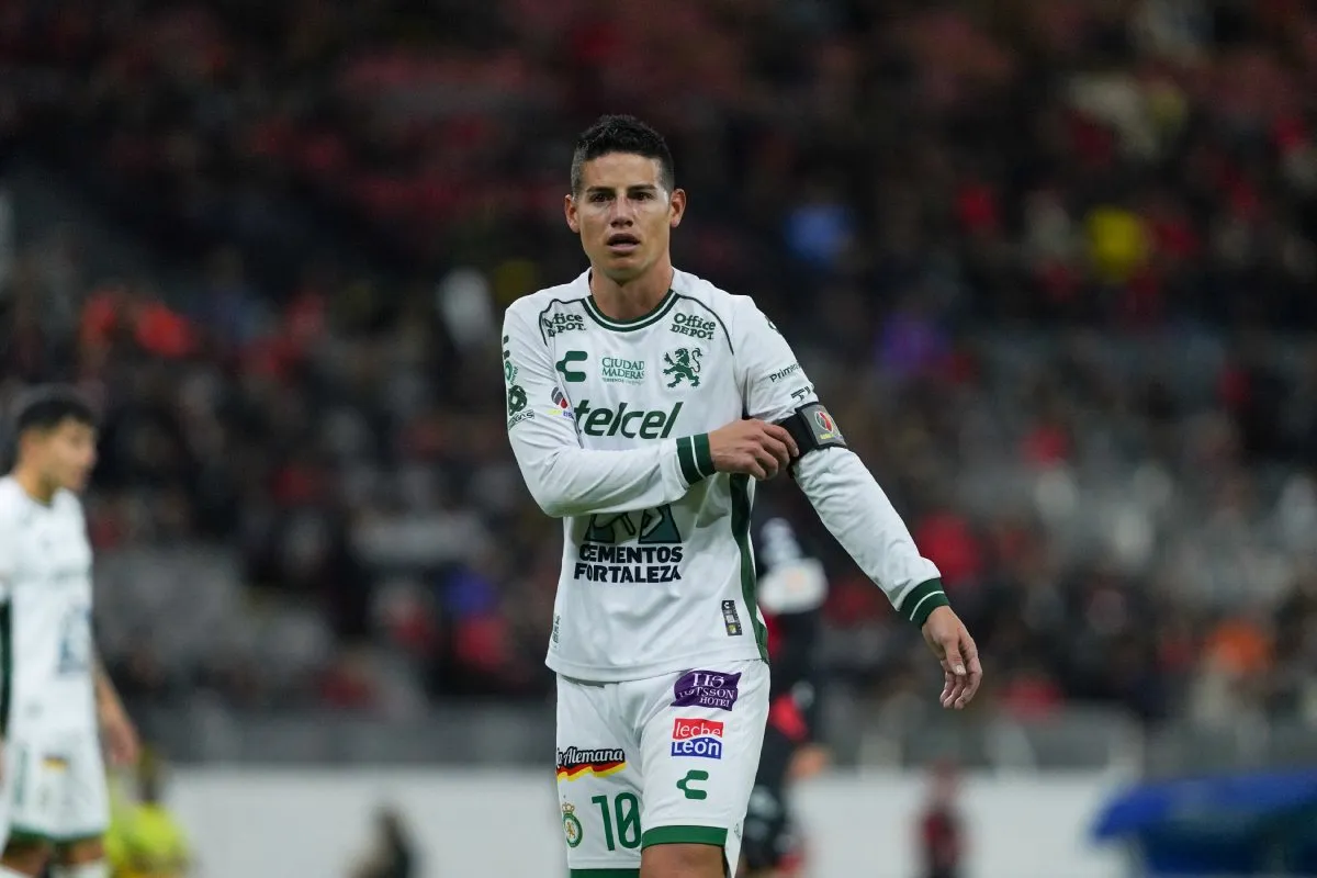 James Rodríguez en el partido contra Atlas