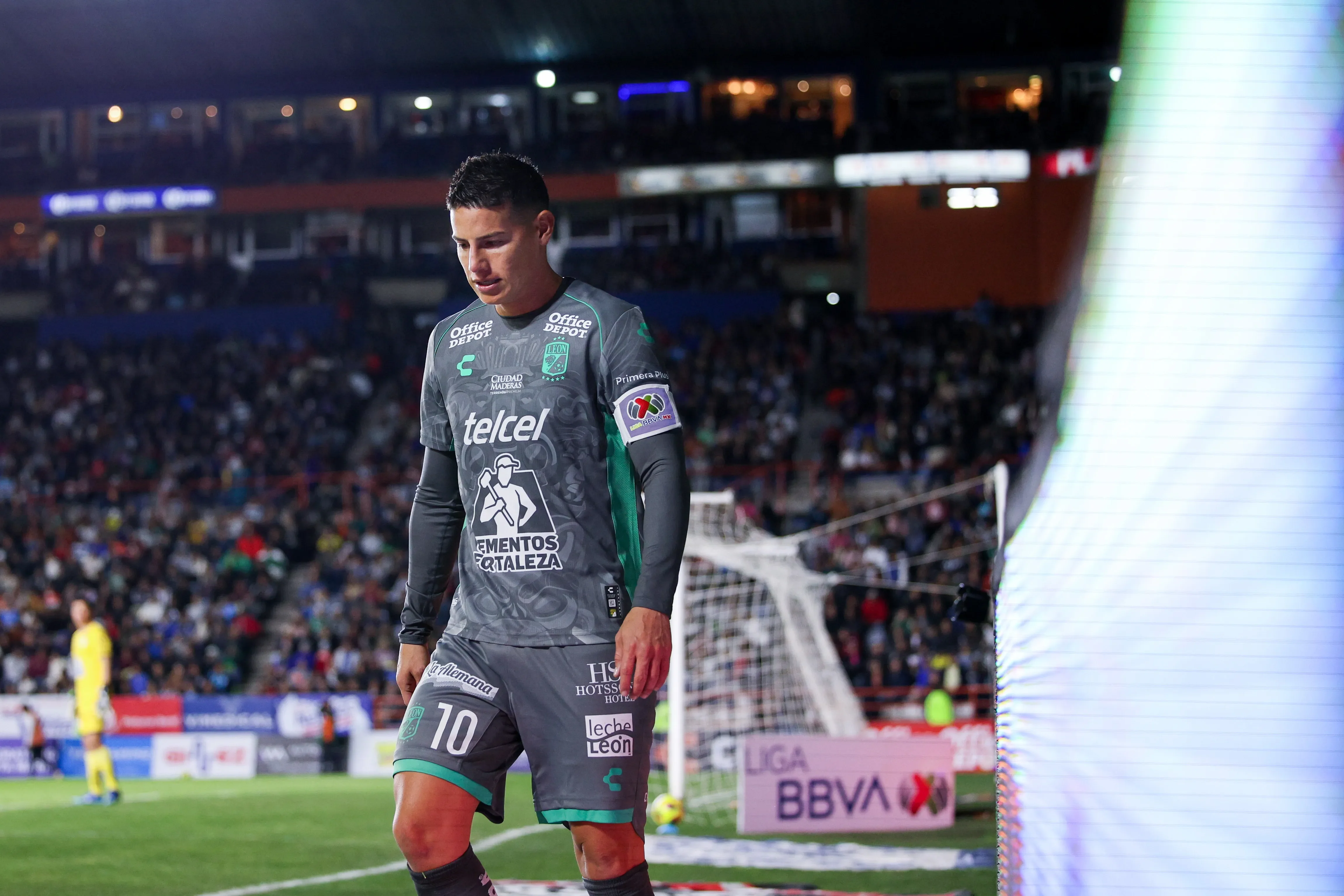 James en partido | AP