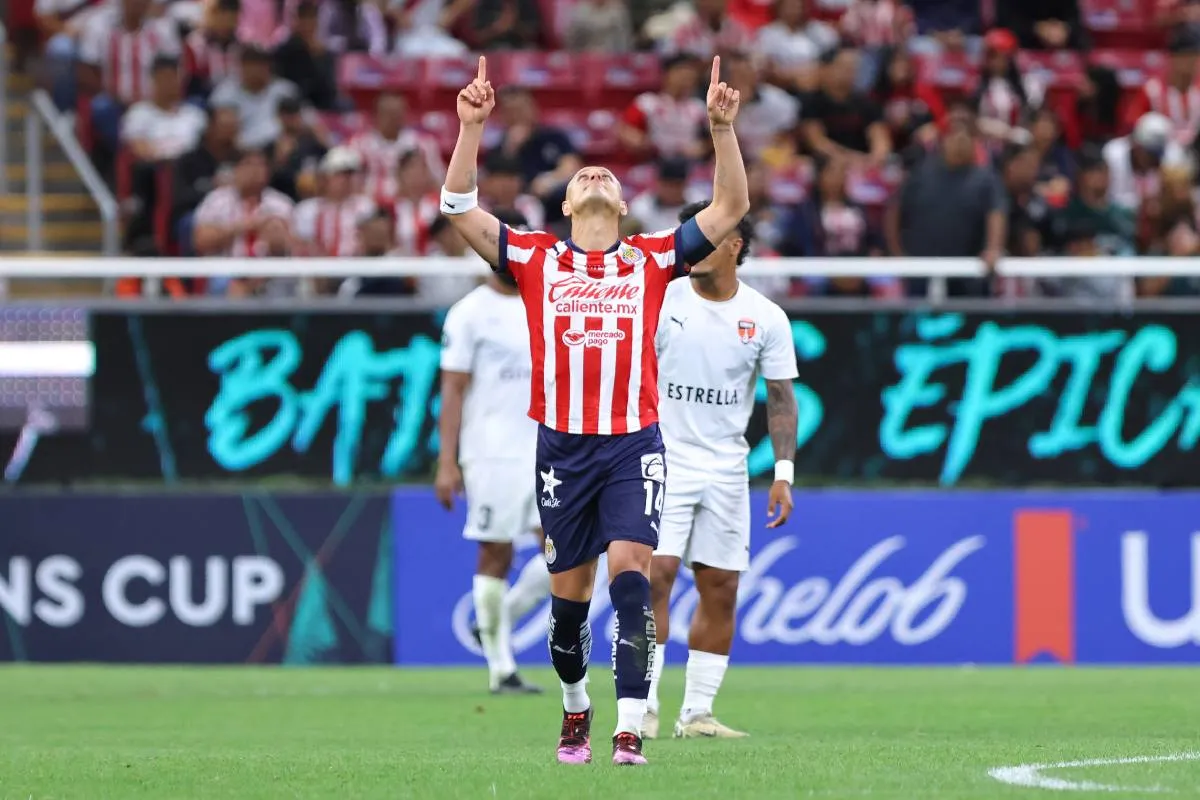 Chicharito suma dos goles y una asistencia desde su regreso a Chivas
