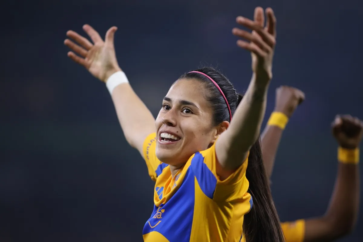 Ovalle se lució con un doblete en el Estadio BBVA