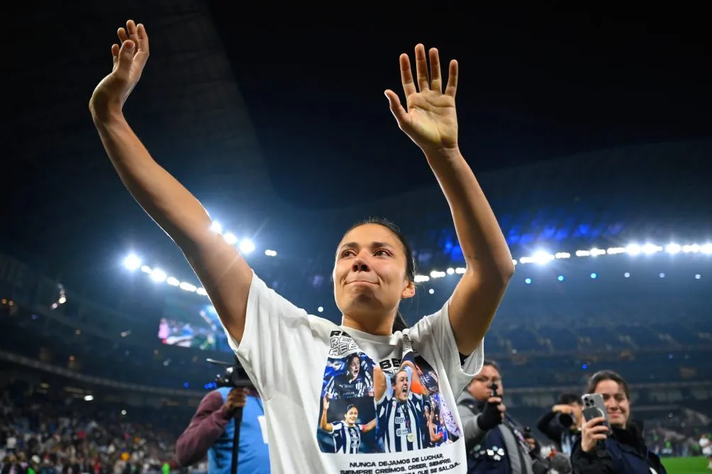 Bernal se despidió de Rayadas despuñes de ocho años