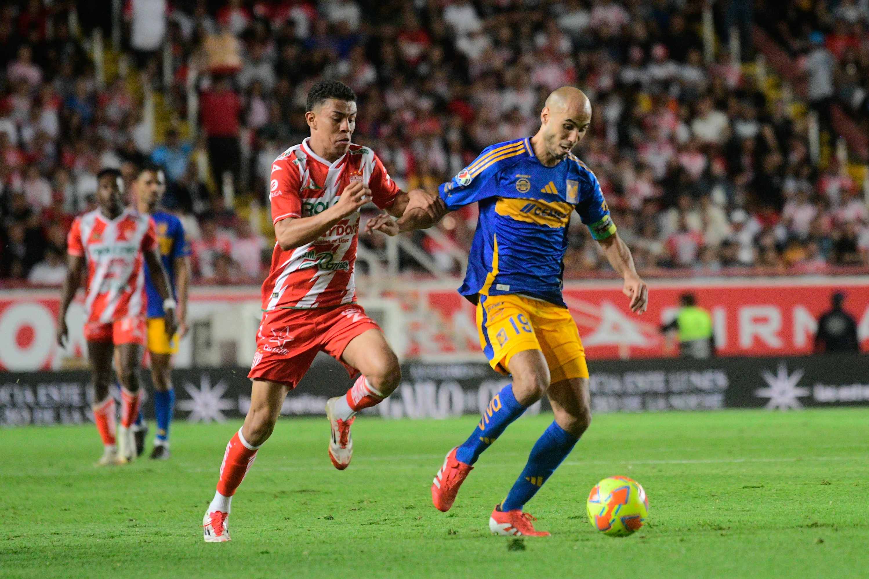 Pizarro estuvo en campo en el último juego de Tigres contra Necaxa