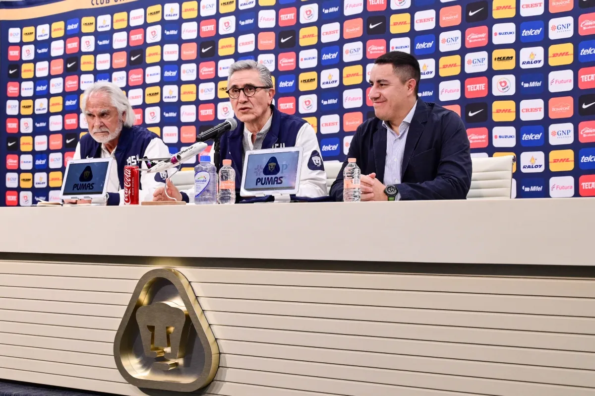 Presentación de Efraín Juárez | IMAGO7