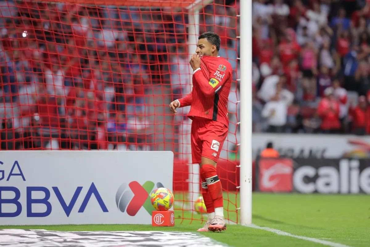 Alexis Vega | IMAGO7