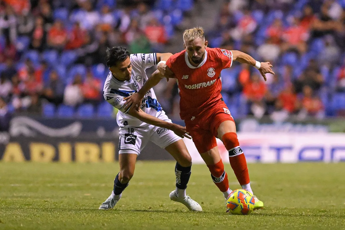 Héctor Herrera ante Puebla | IMAGO7