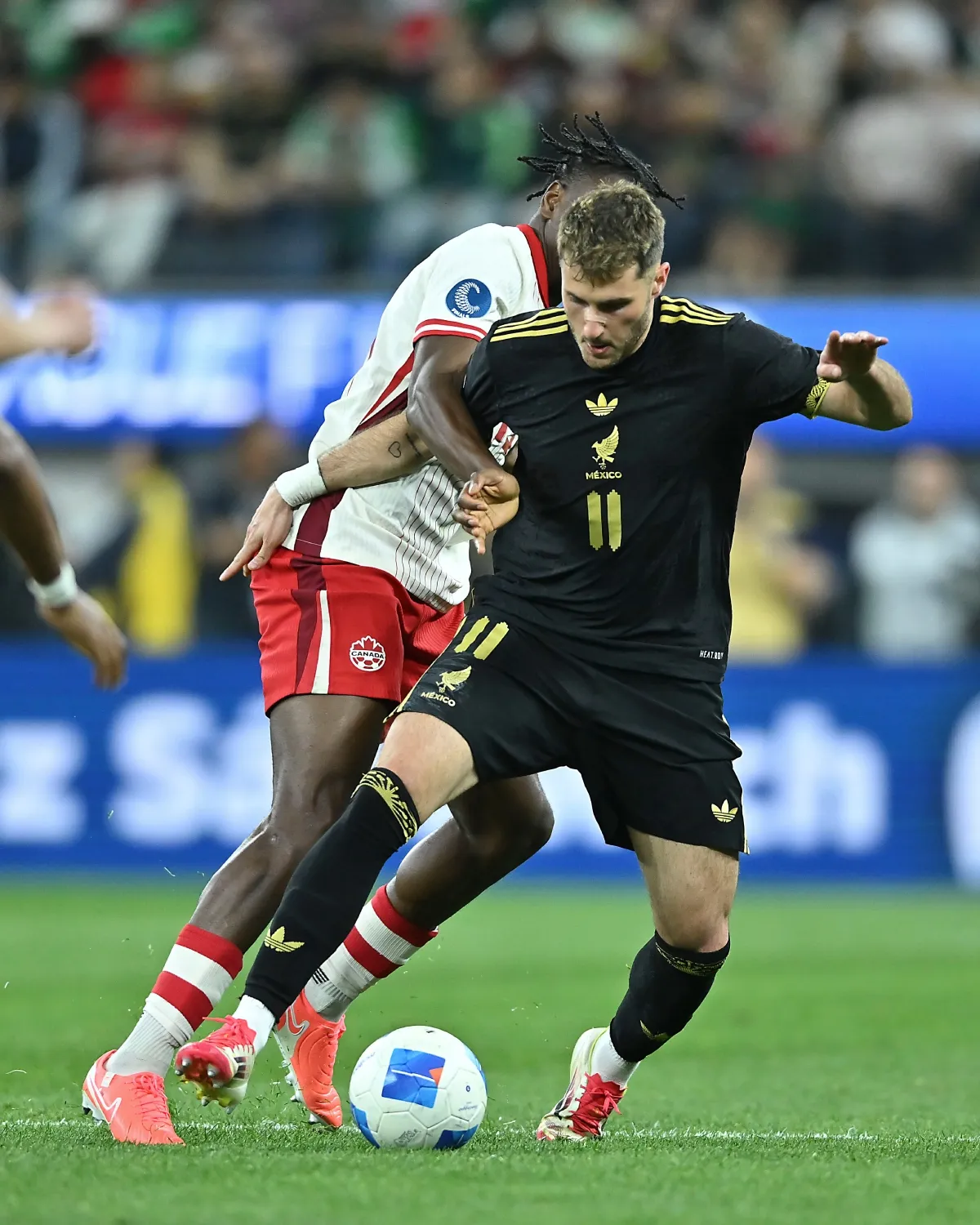 Santi en el juego | IMAGO7