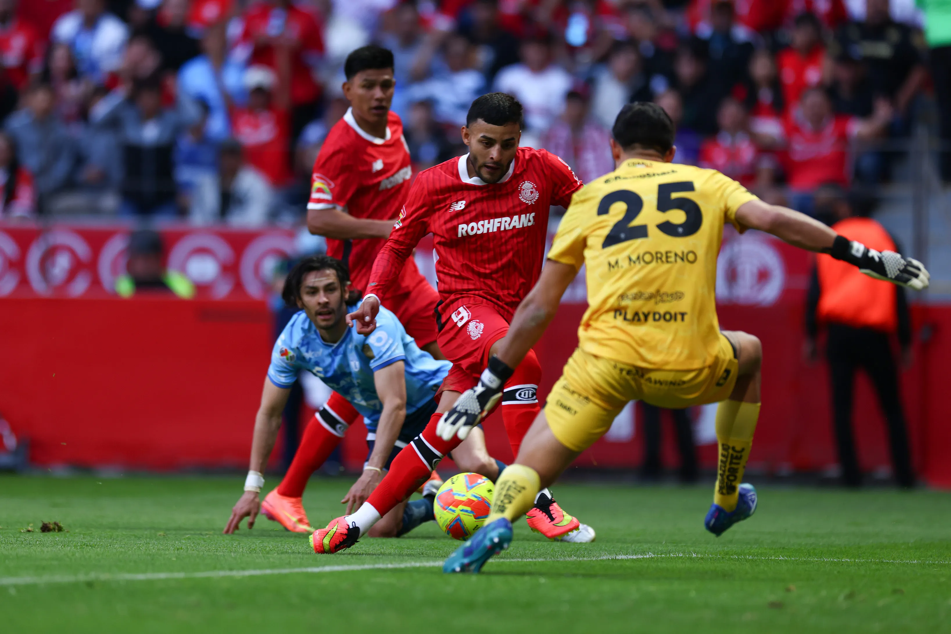 Vega marcó un golazo ante Pachuca