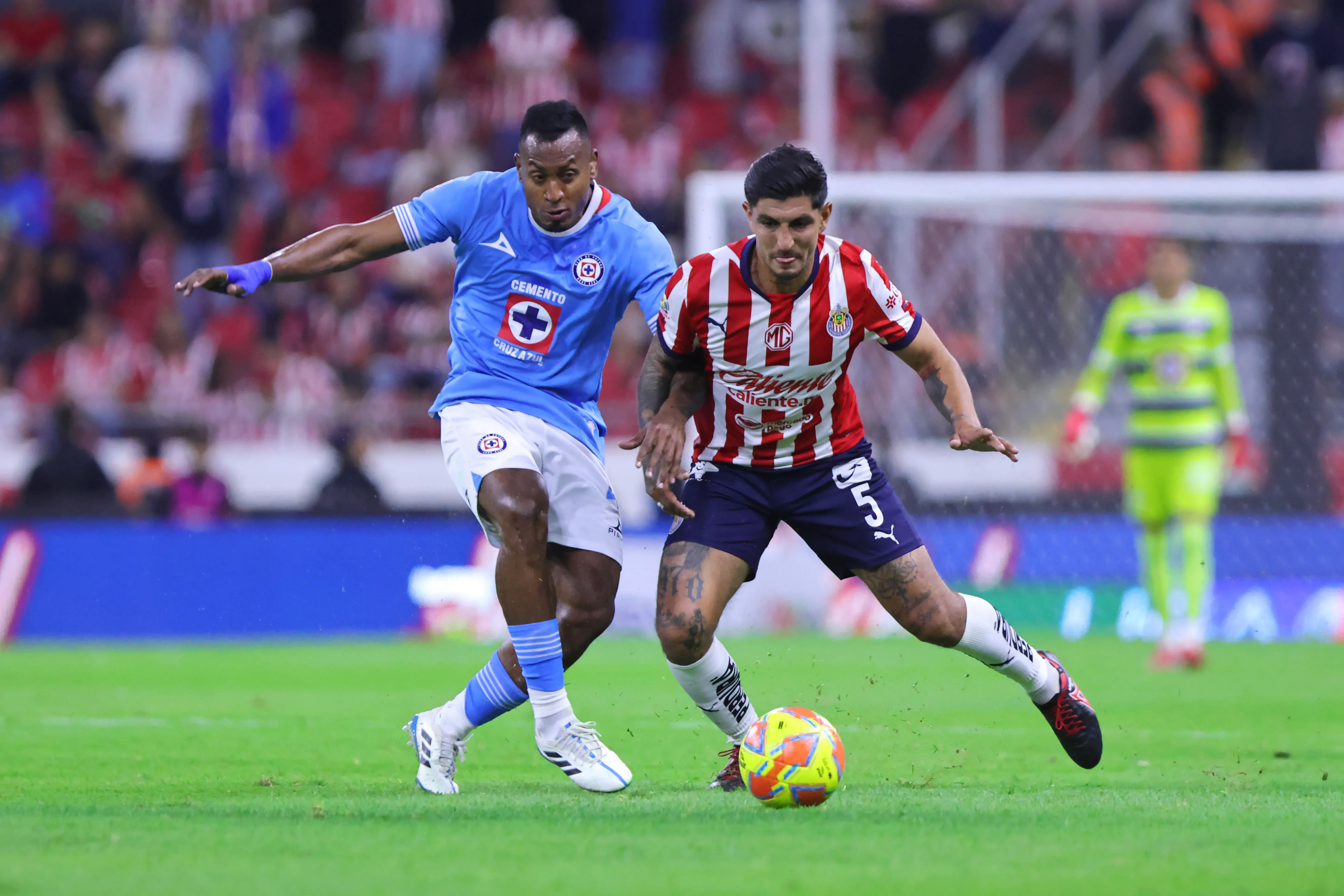 Chivas sufrirá la baja de Guzmán