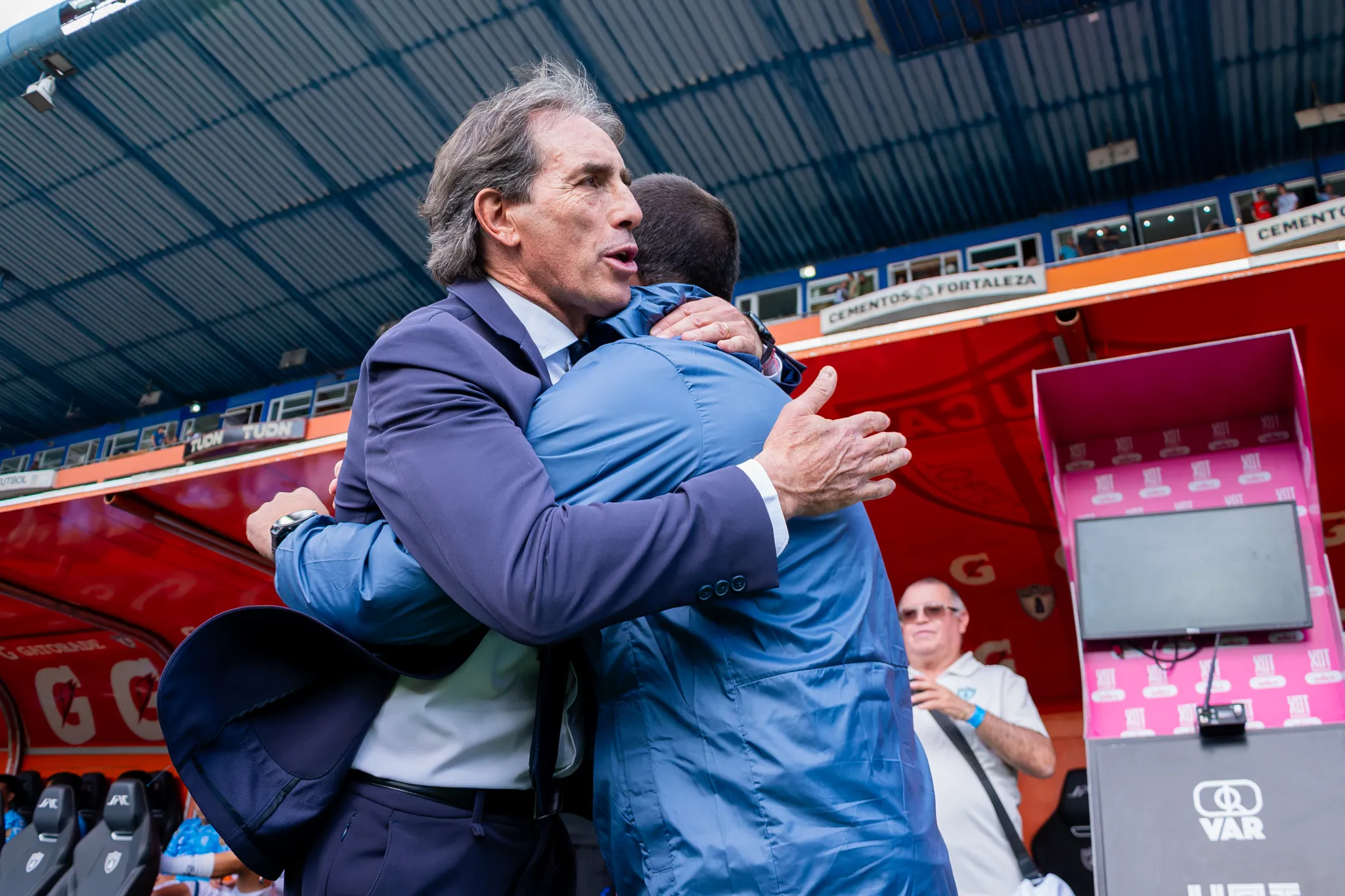 Almada tiene contrato vigente con los Tuzos