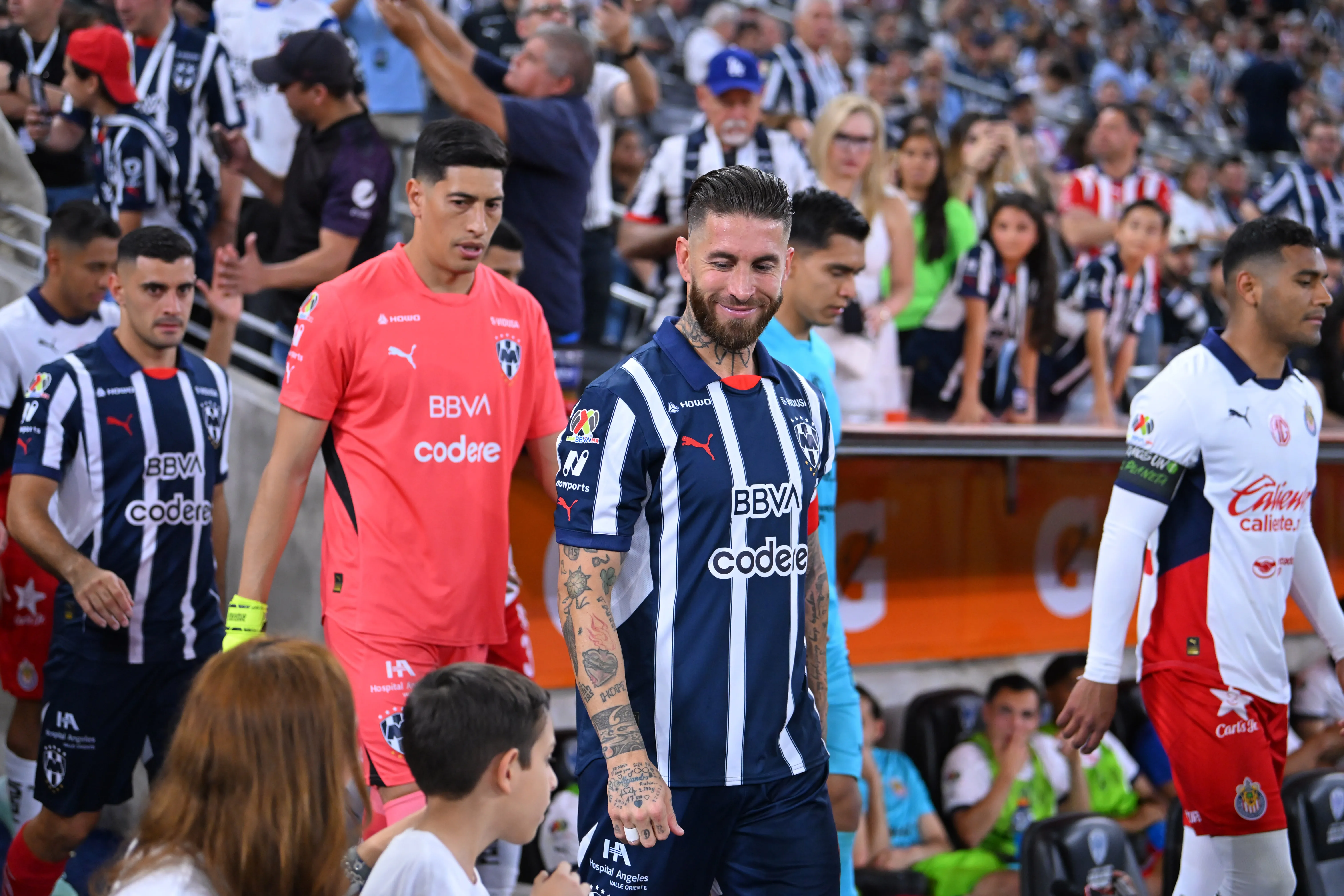 Ramos en lo colectivo está mejor que Chicharito