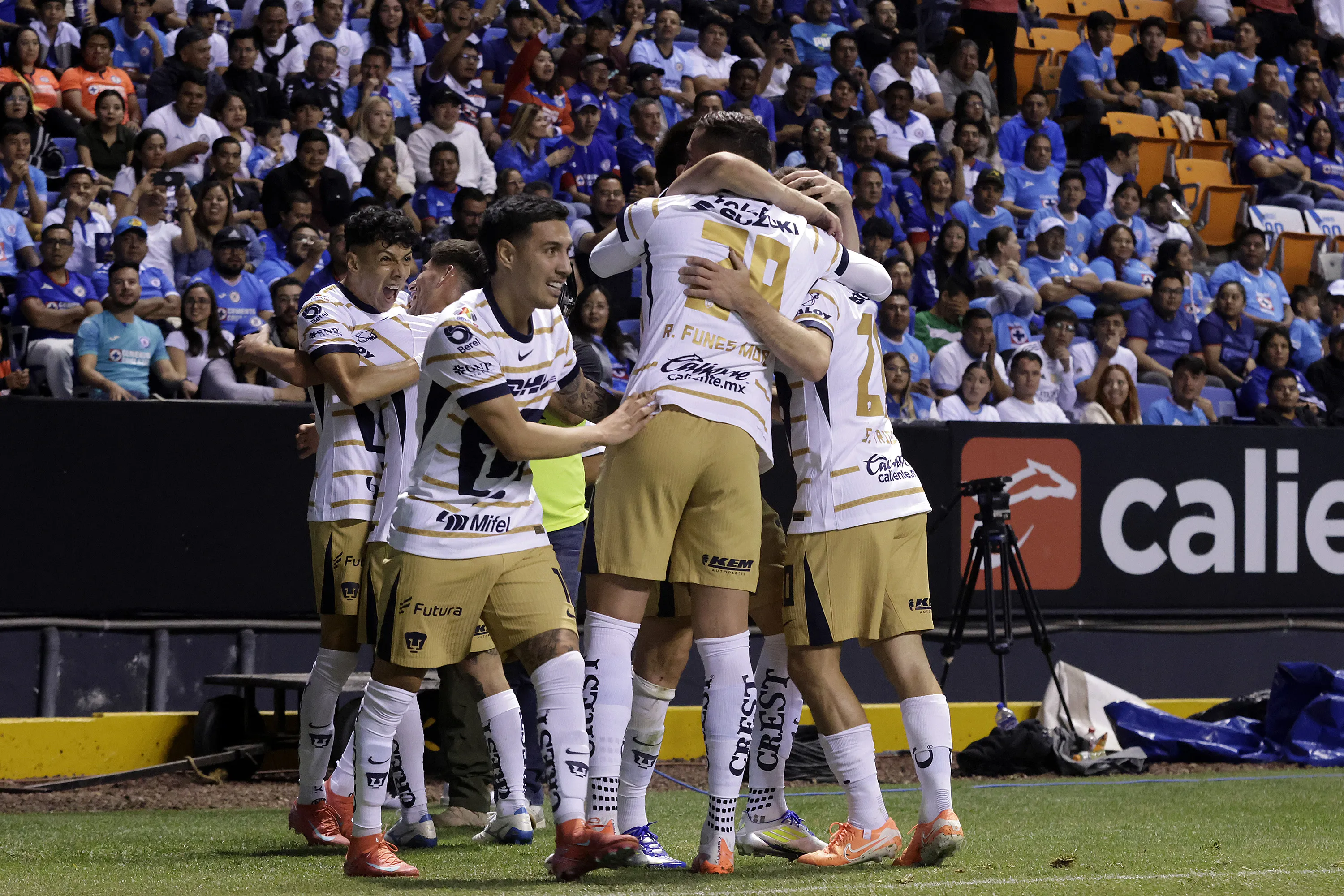 Pumas tomó la ventaja en Puebla