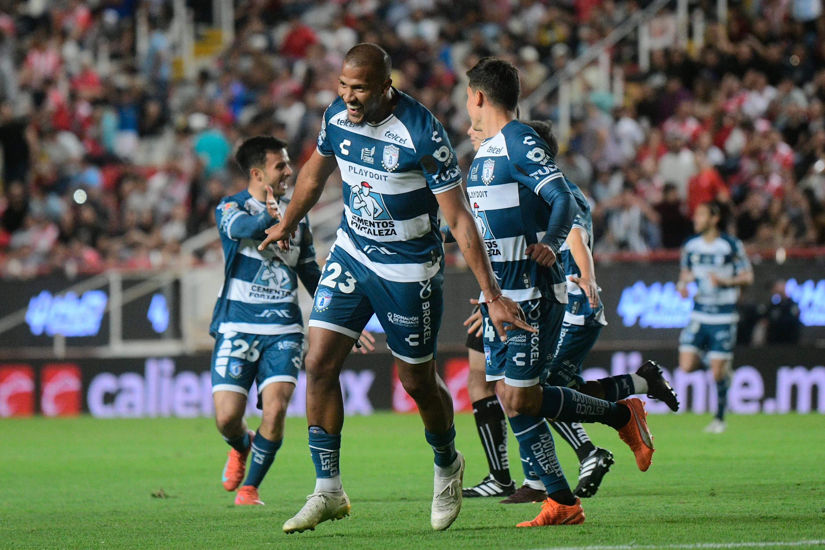 Los Tuzos remontaron contra Necaxa este viernes