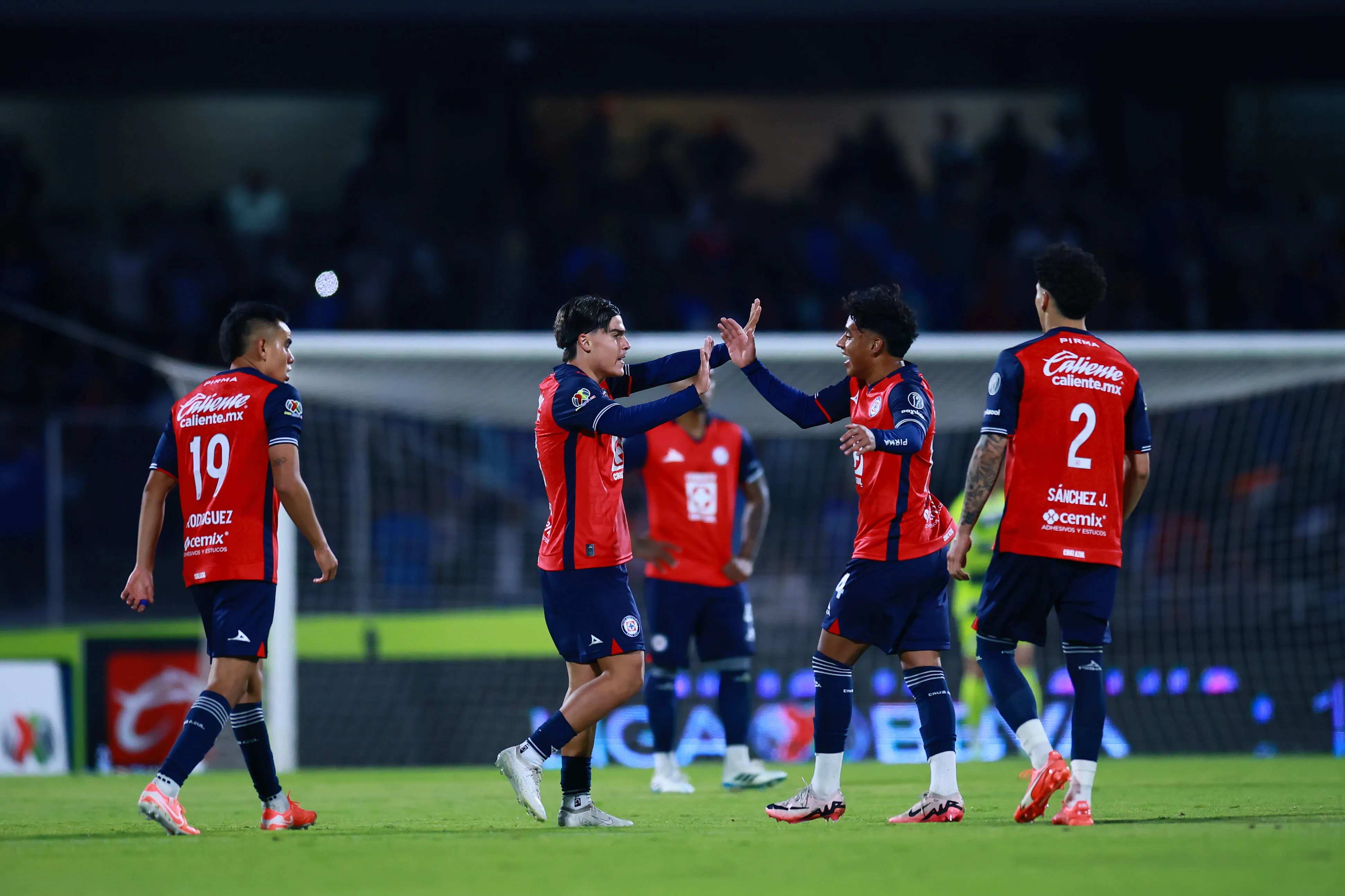 Cruz Azul mantiene paso ganador con Vicente Sánchez