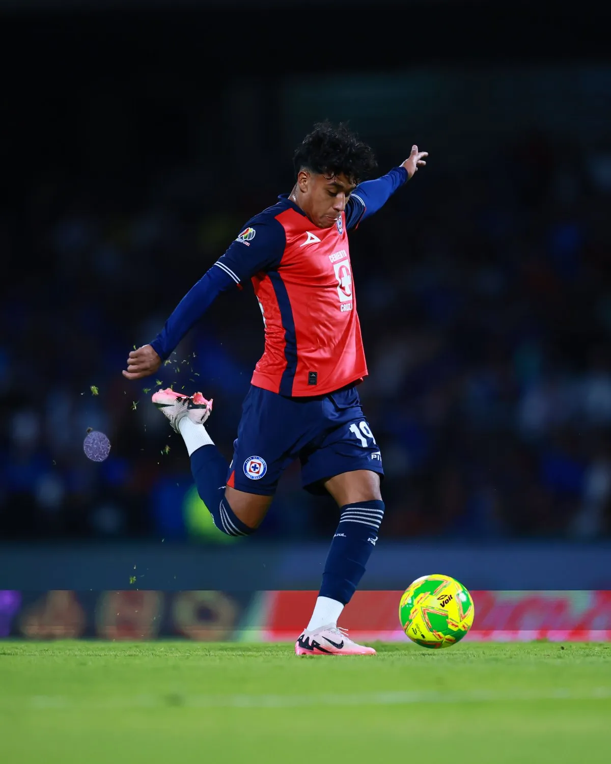 Amaury Morales | IMAGO7