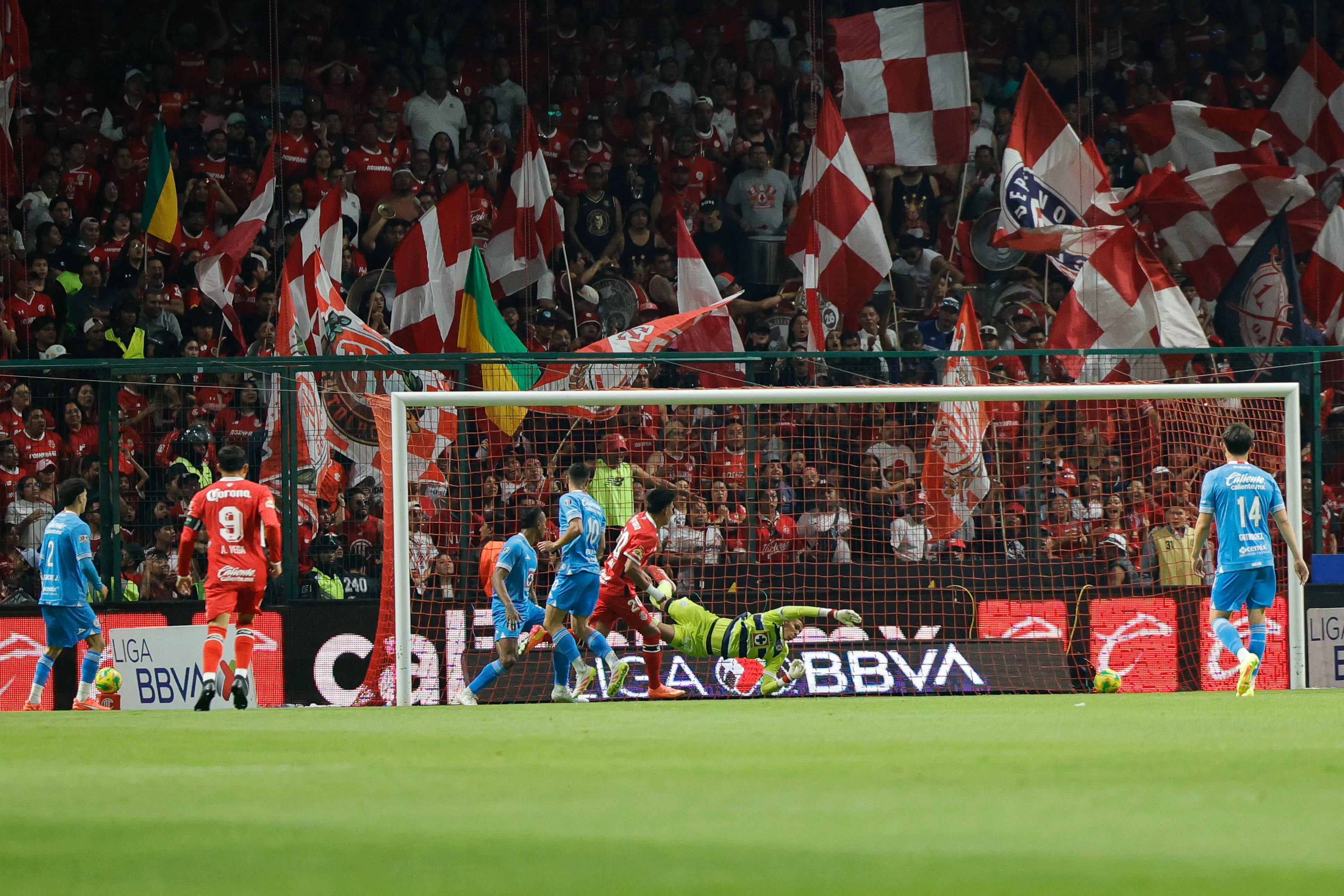 Un trabajador de los medios de comunicación sufrió un robo durante juego de Toluca