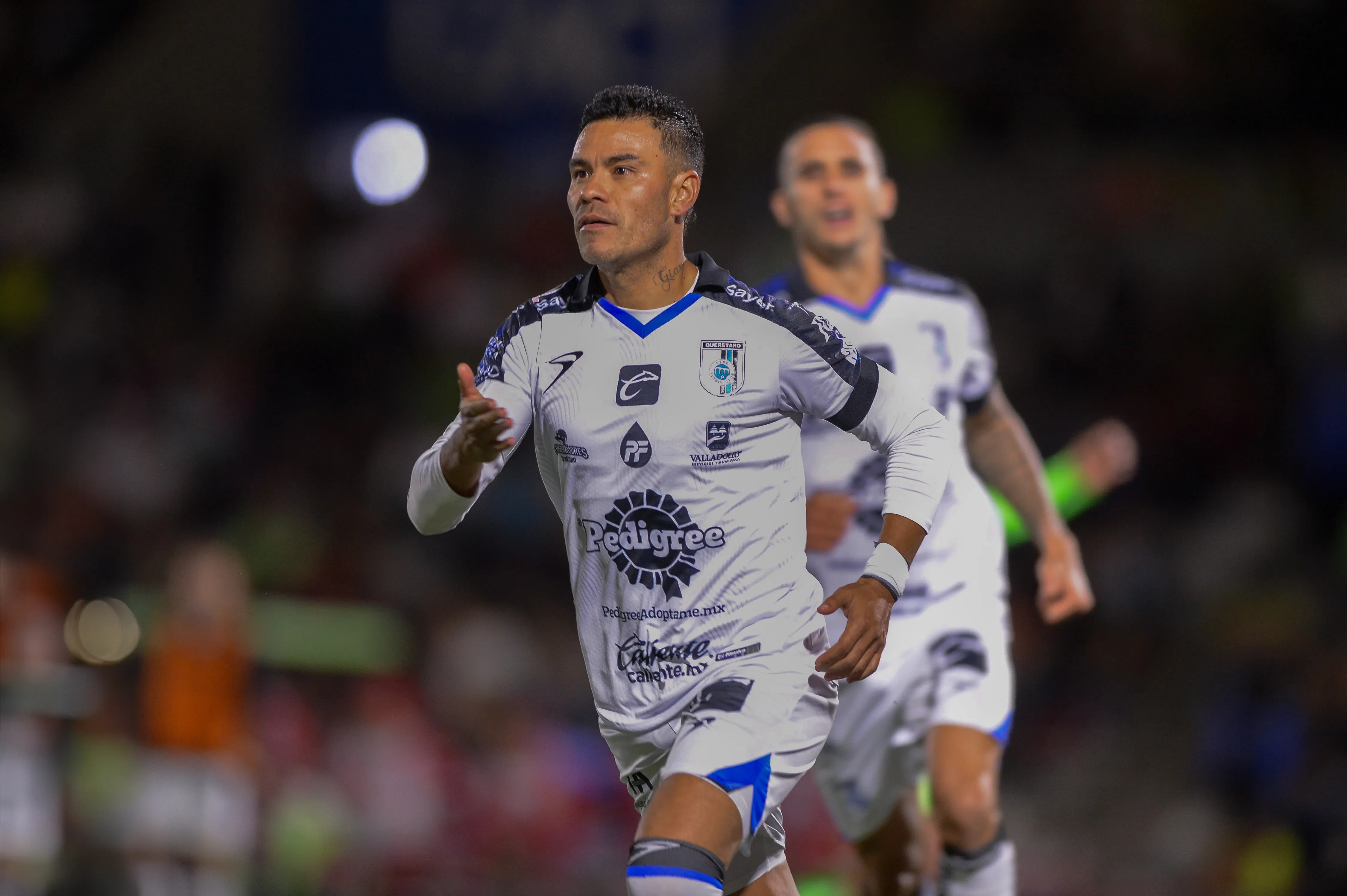 Pablo Barrera festeja un gol