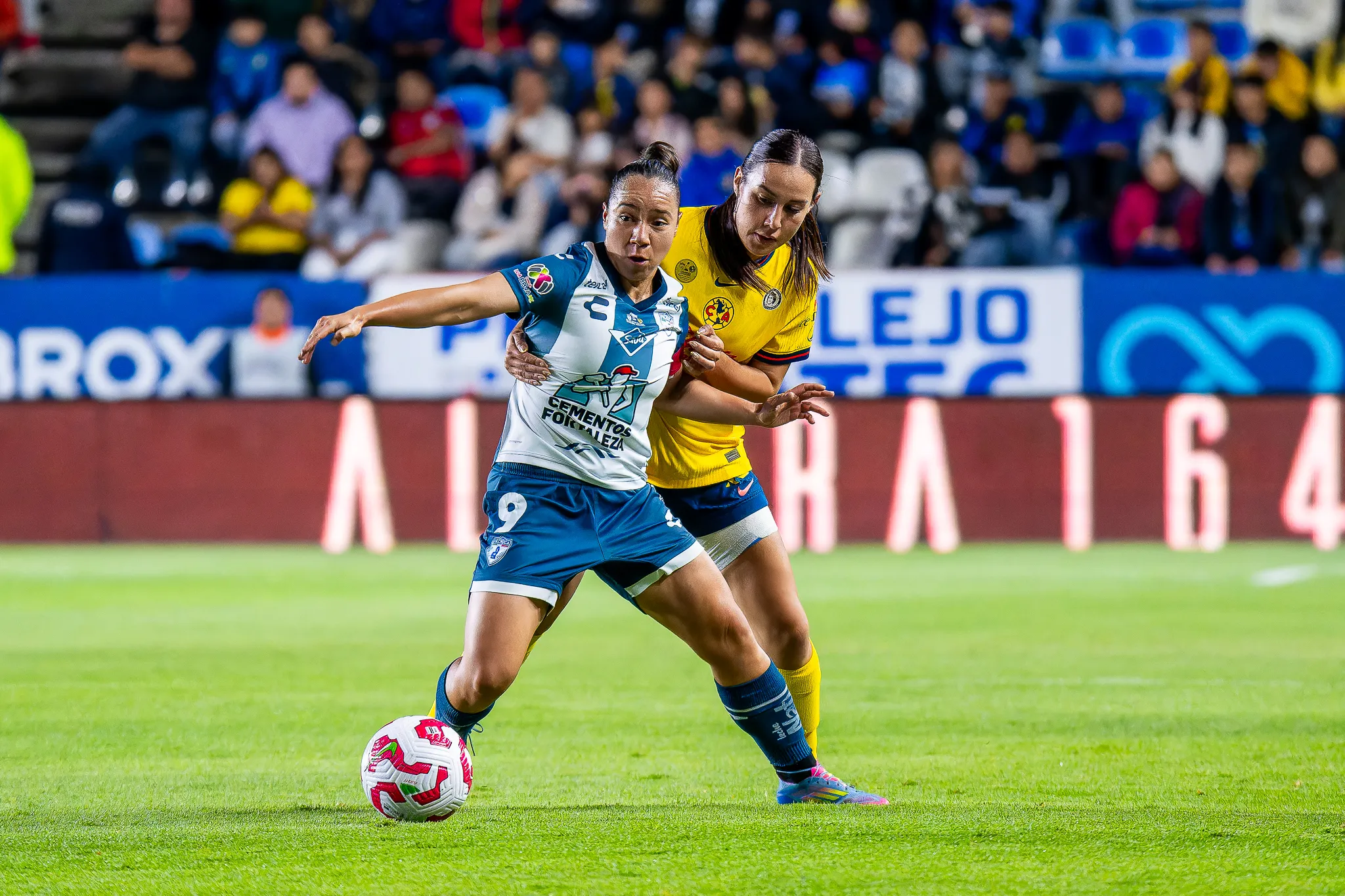 Charlyn Corral fue pieza clave en el partido de ida