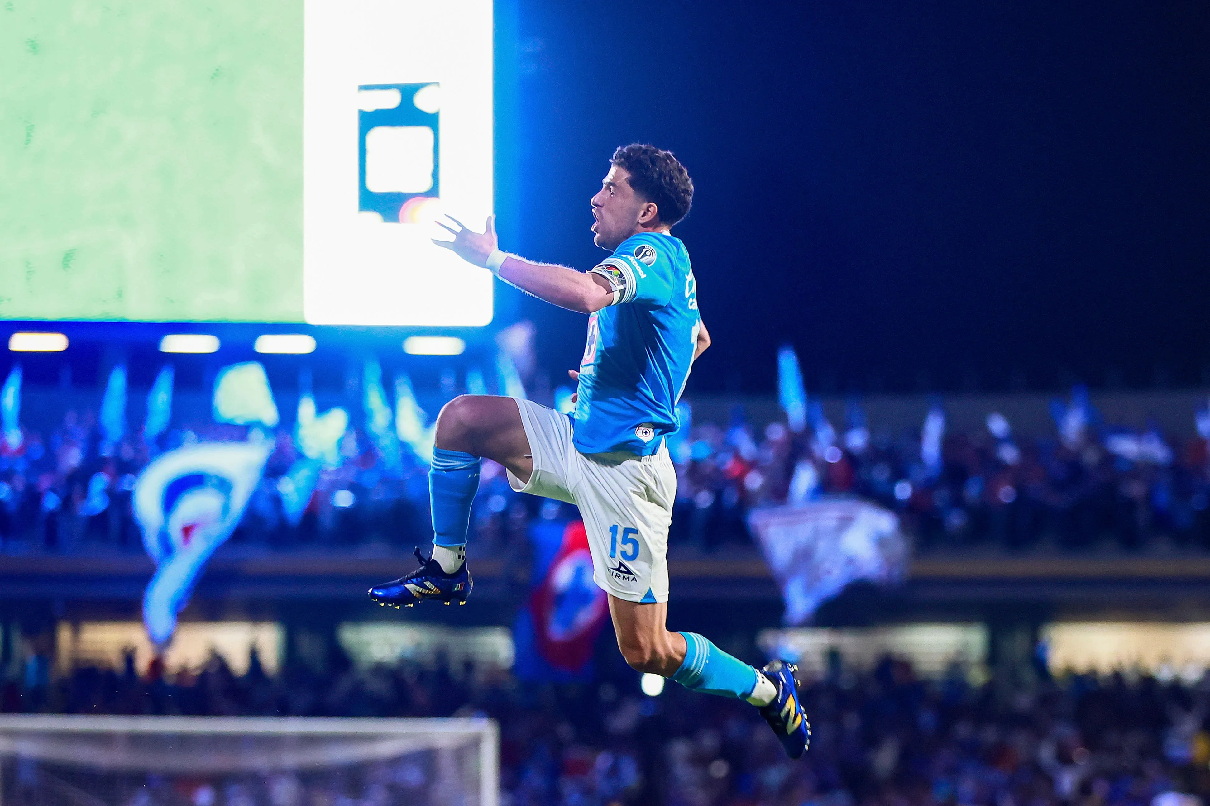 Nacho Rivero hizo el único gol de la ida