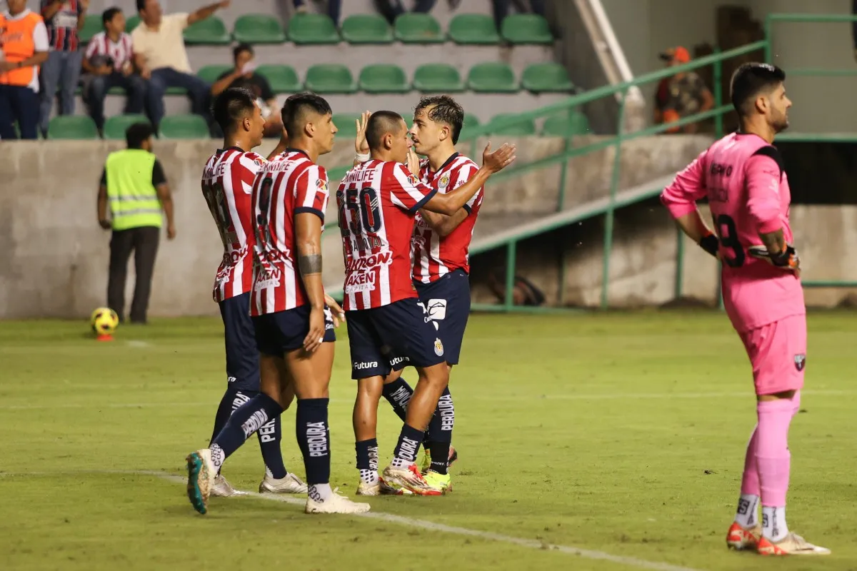 Victoria Rojiblanca | IMAGO7