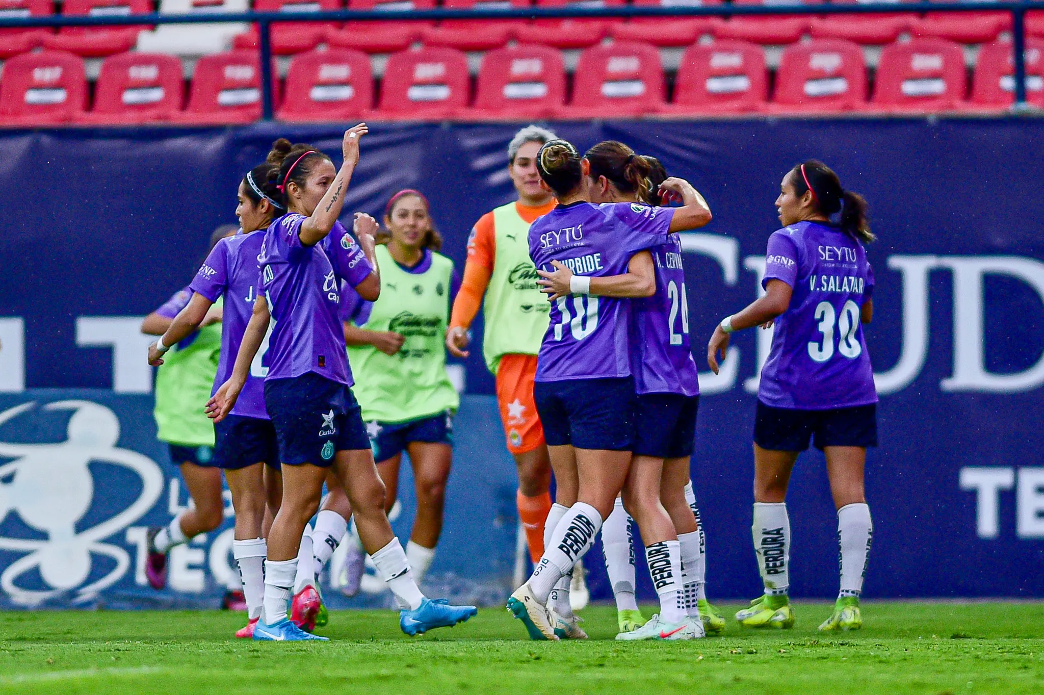 Chivas comenzó el torneo con una victoria