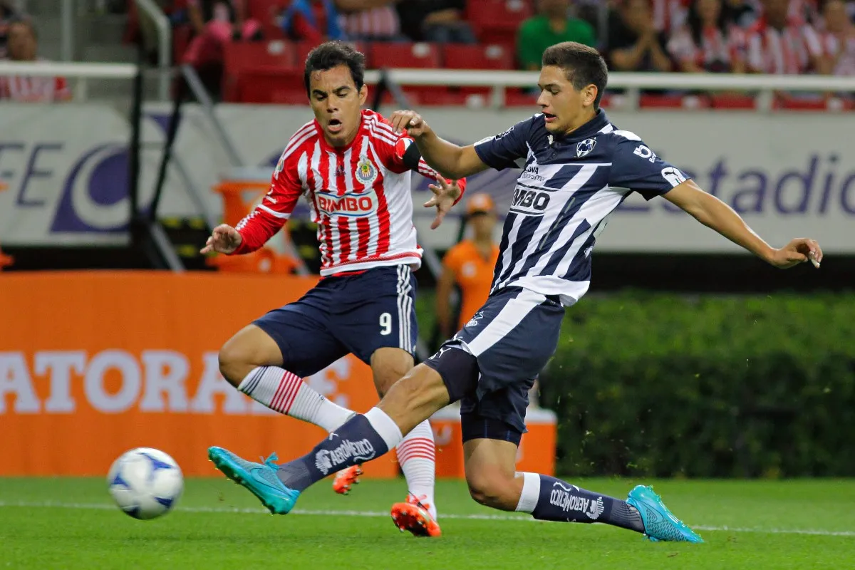 Montes ante Chivas | IMAGO7