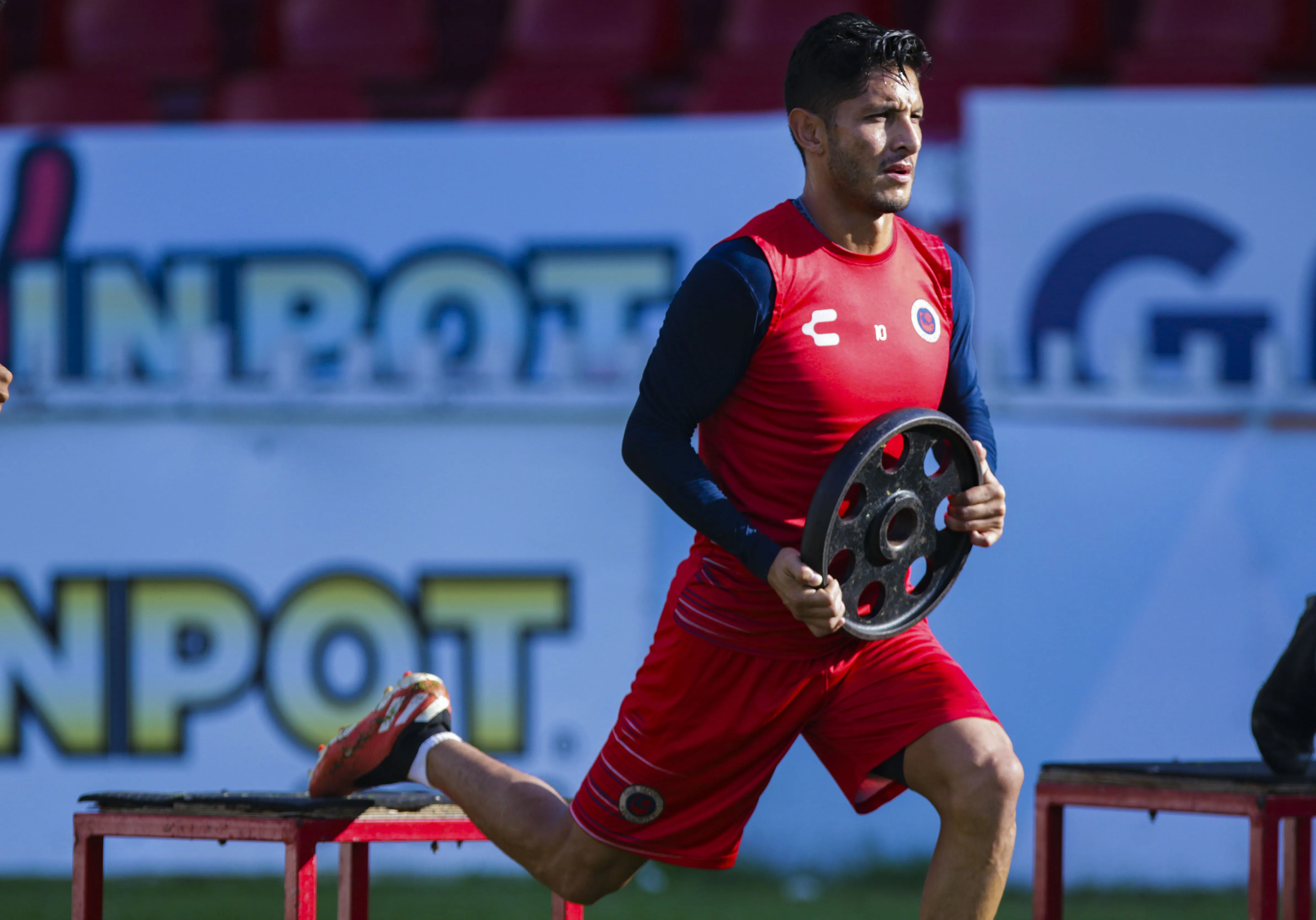 Por su temperamento, Reyna se ganó cierta fama en el futbol