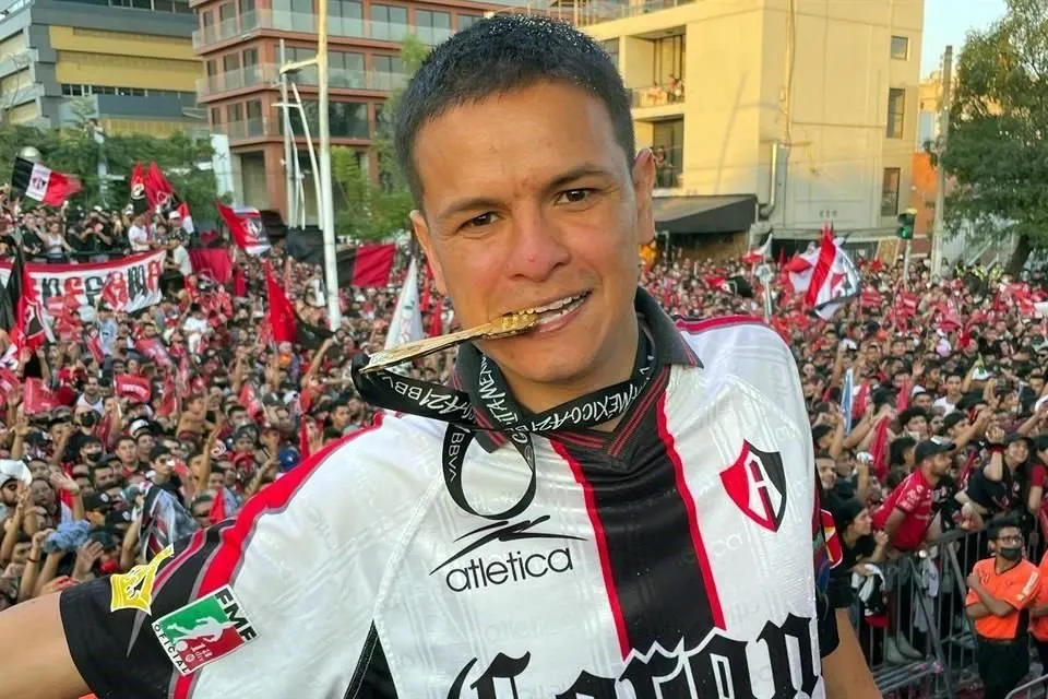 La porra del Atlas reconocía a Jah Fabio como un rojinegro de corazón / FB: @JahFabioMX