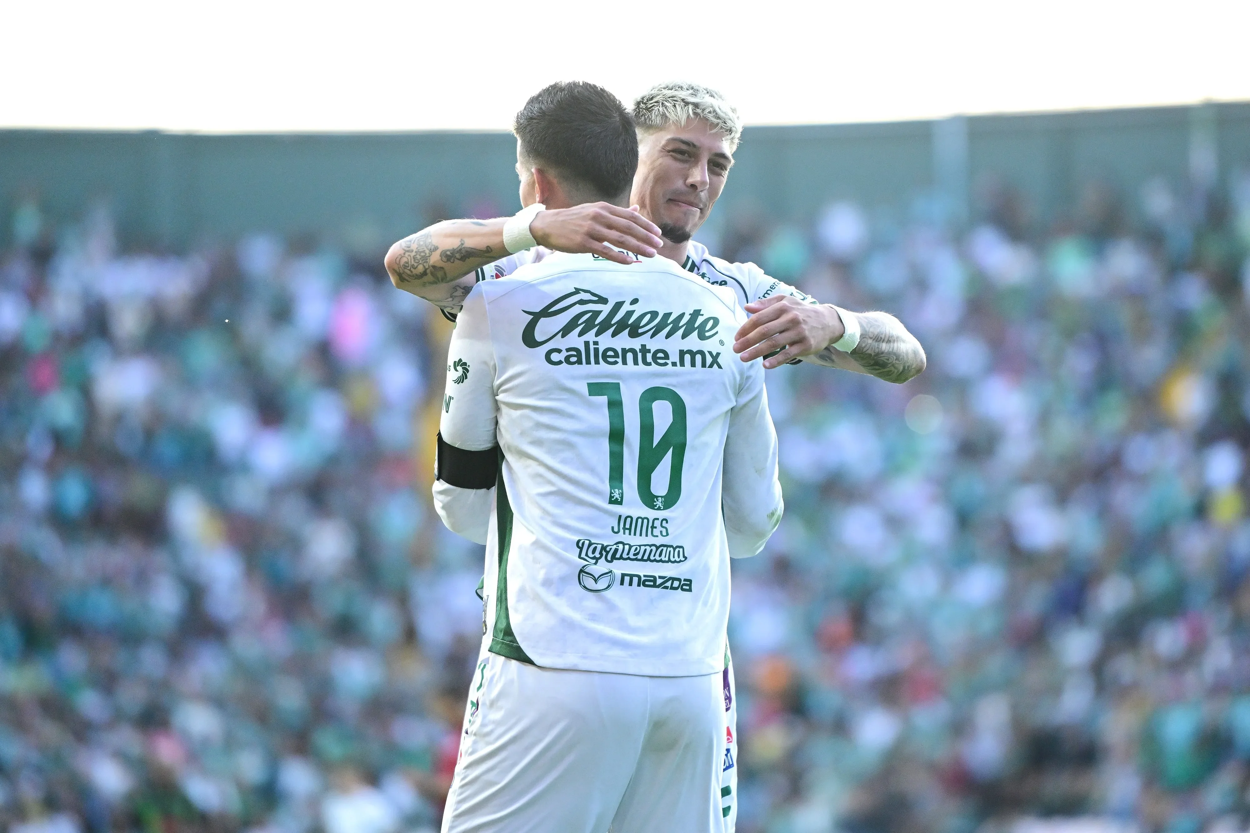 James celebra su gol con León | MEXSPORT