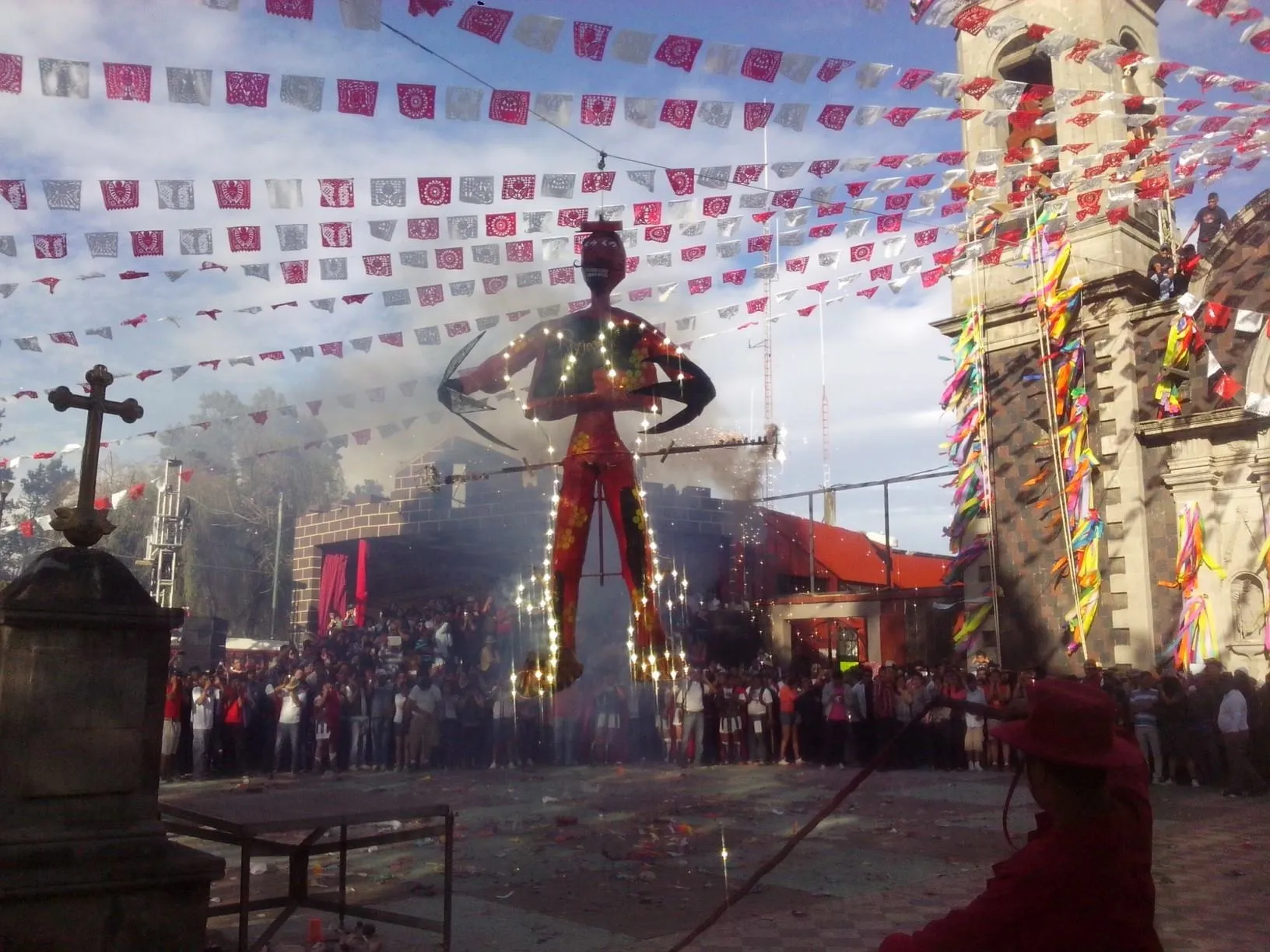 Después del Viernes Santo es cuando se realiza la quema de Judas por traidor / Redes Sociales