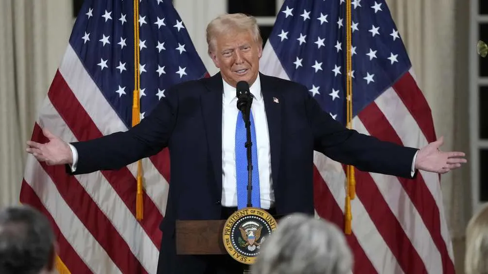 Donald Trump puso en pausa los aranceles que cobraría a Canadá/AP