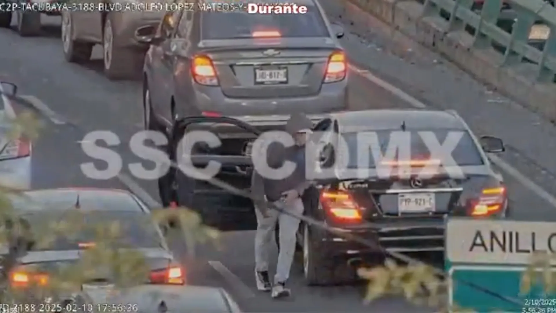 Sobre Periférico una persona asaltó a un conductor / Especial