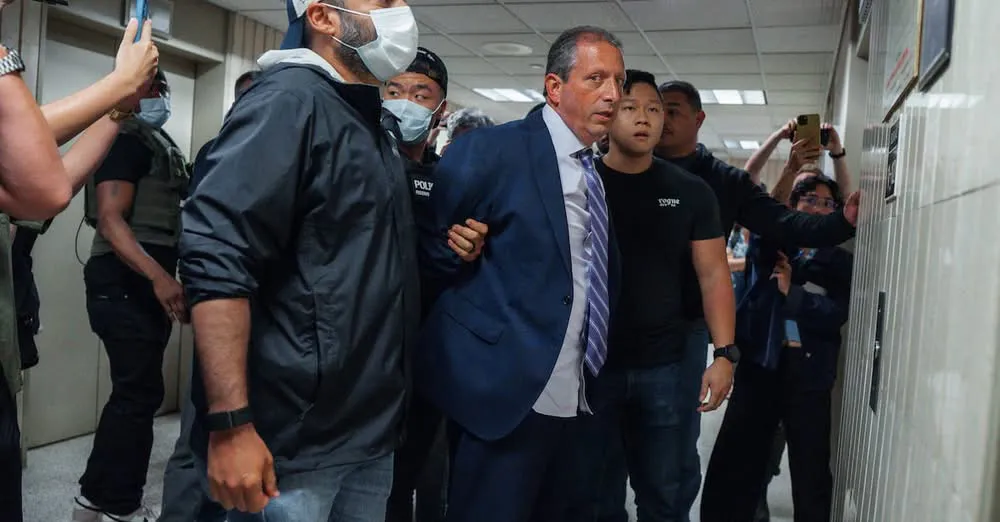 Tras unas horas de arresto, el candidato a alcalde fue liberado / Redes Sociales