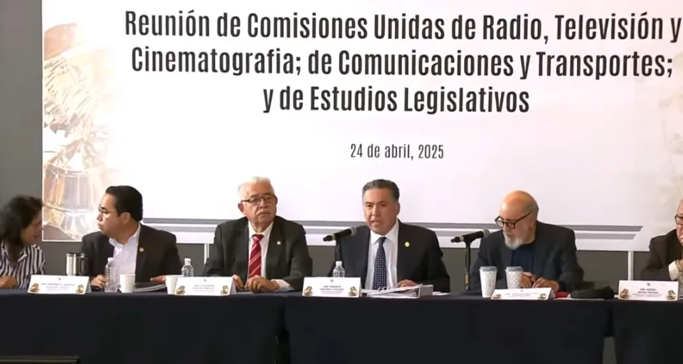 El Senado ya había aprobado los cambios a la Ley Federal de Telecomunicaciones / Redes Sociales