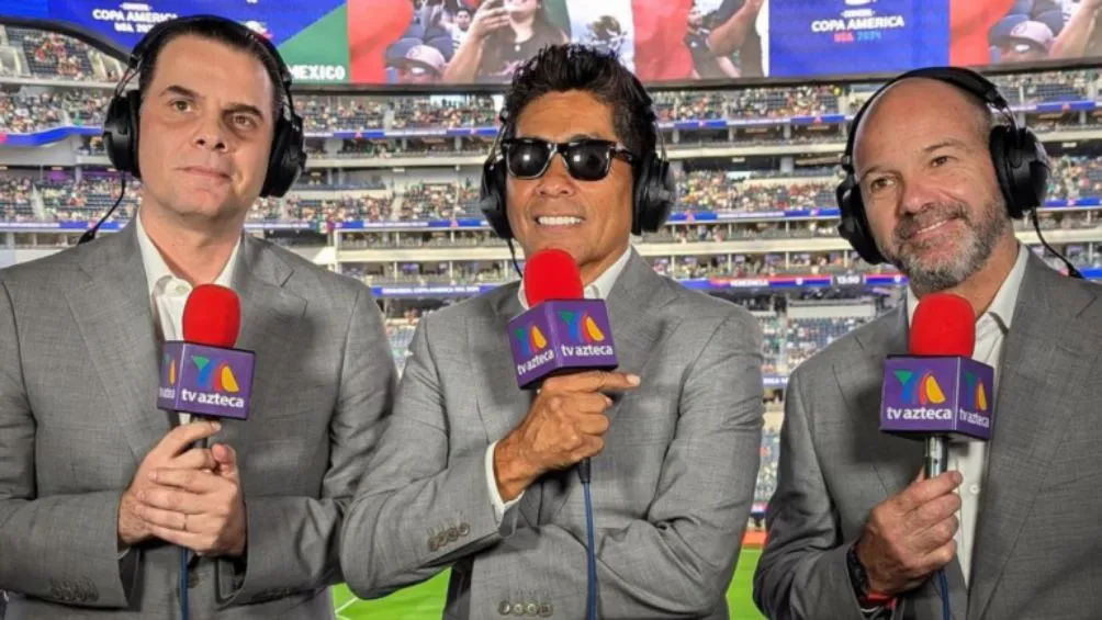 La pareja junto a Jorge Campos | @garciaposti