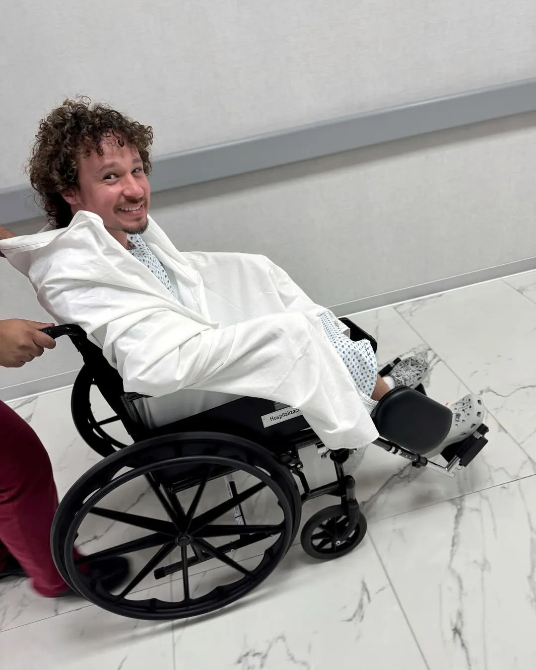 Un dolor en la espalda lo mando directo al hospital / IG:@luisitocomunica