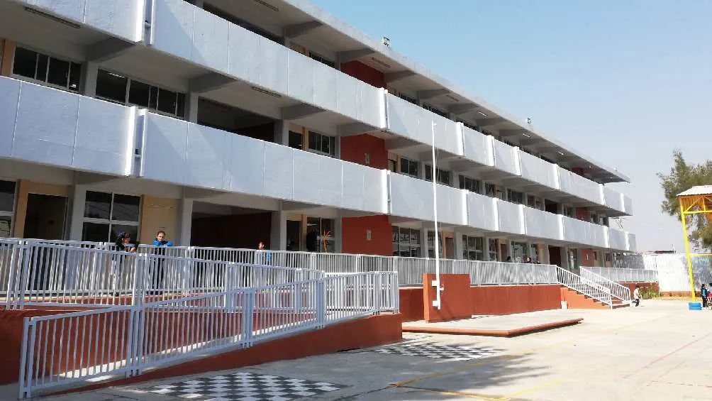 Las escuelas sí pueden ser multas hasta con más de 100 mil pesos si no evitan venta de comida chatarra/Pixabay