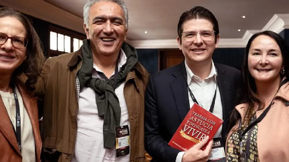 Fue herido de bala en la cabeza este sábado mientras participaba en un evento de campaña en Bogotá/Redes Sociales