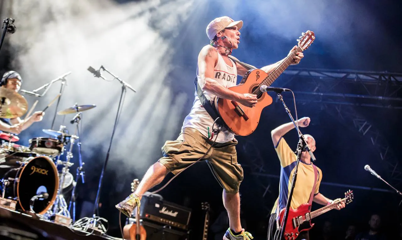 Desde 2006, Manu Chao no ha querido regresar a México / FB: @manuchao