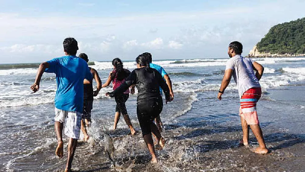 Varias personas aprovechan Semana Santa para irse de vacaciones al puerto de Acapulco/Pixabay