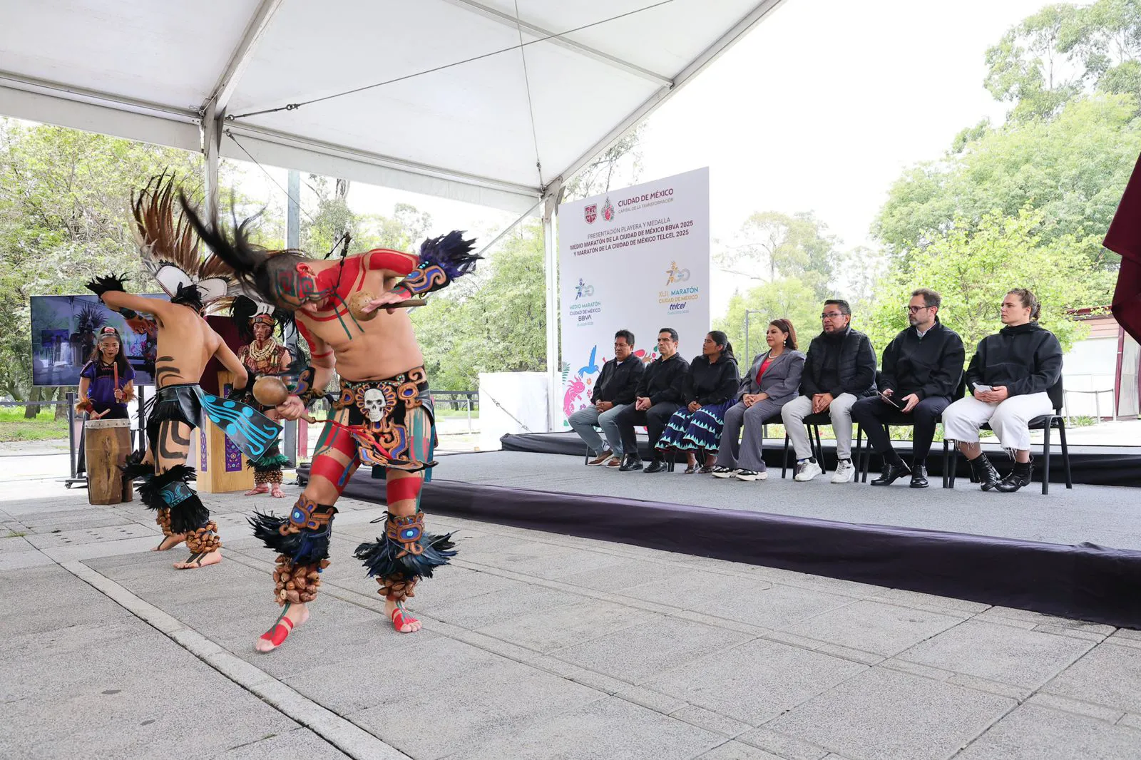 Con una ceremonia ancestral, fue como se presentó el Medio Maratón y Maratón de la CDMX / Especial