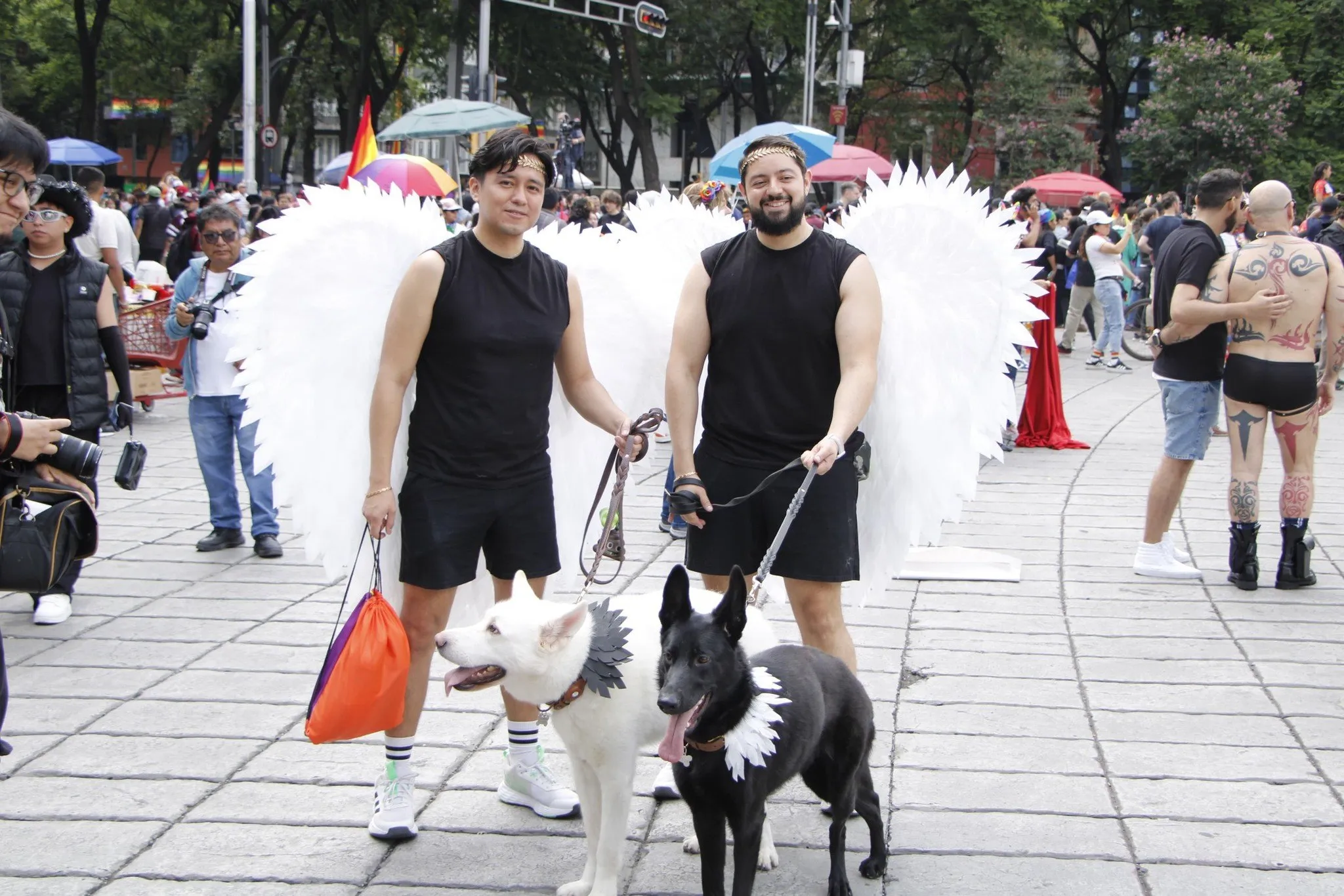 Las personas se comenzaron a reunir desde temprano en el Ángel de la Independencia / Especial